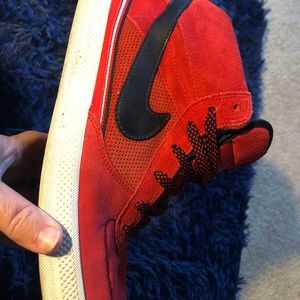 Nike Mabel 2011 Mid 6.0 Red Suede Black Swoop